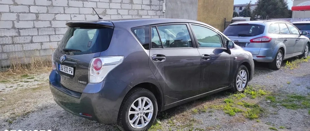 Toyota Verso cena 27900 przebieg: 261900, rok produkcji 2011 z Tczew małe 56